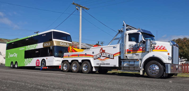 Coach — Loaders civil construction